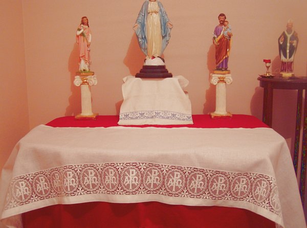 Altar cloth with Lace Inset